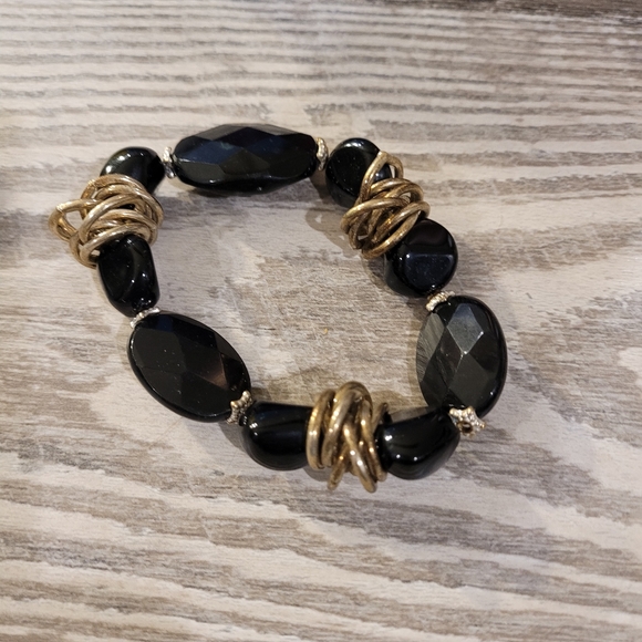 Bracelets - Picture 7 of 16